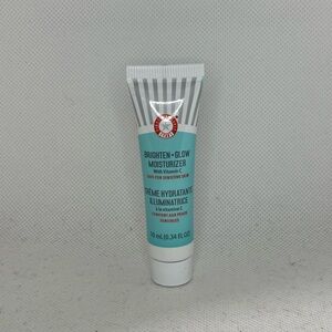 First Aid Beauty Brighten + Glow Moisturizer with Vitamin C 10ml/0.34floz Travel